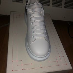 Alexnader McQueen size 43 white and blk